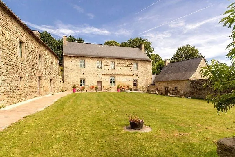 Holiday home Domaine Du Clegrio Villa Guehenno